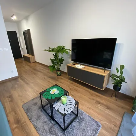 Apartment Em *