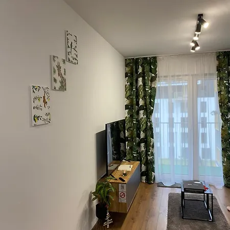 Apartment Em *
