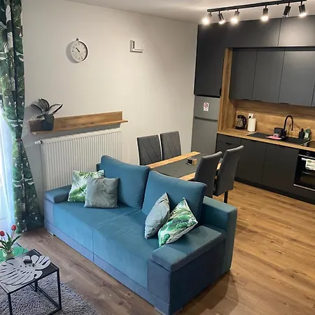 Apartment Em *